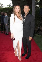 Chrissy Teigen John Legend APRIL 08: The Daily Front Row's 4th Annual Fashion Los Angeles Awards held at the Beverly Hills Hotel on April 8, 2018 in Beverly Hills, Los Angeles, California, United States