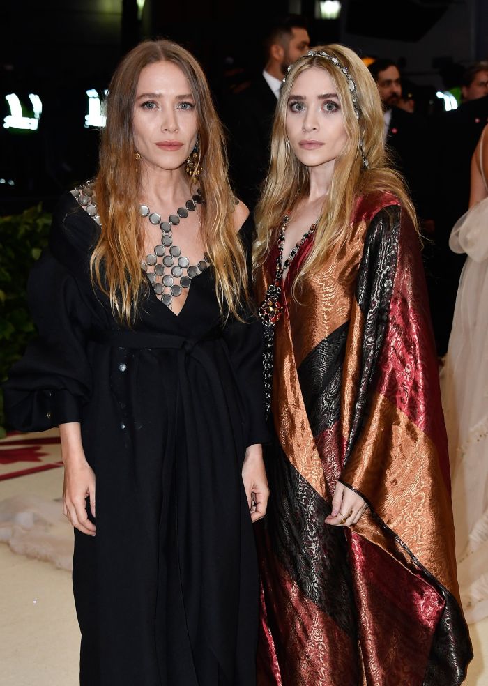 Hocus Pocus: The Olsen Twins Braved Sunlight For The Met Gala And Folks ...