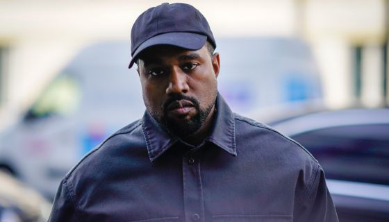 Crazy Train: Kanye West Visits A DC Apple Store, Gives Impromptu ...