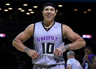 What is going on with extremely ripped Mike Bibby?, High Noon