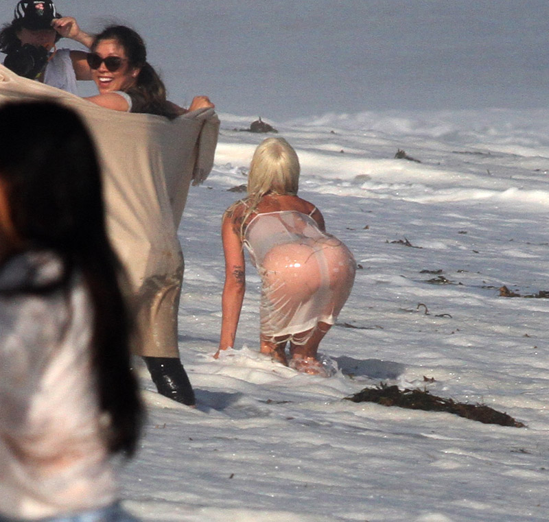 Topless Beach Tease - Guess The Cakes By The Ocean - Bossip