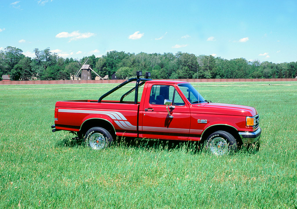 1991 Ford F 150 pick up truck, 2000. 