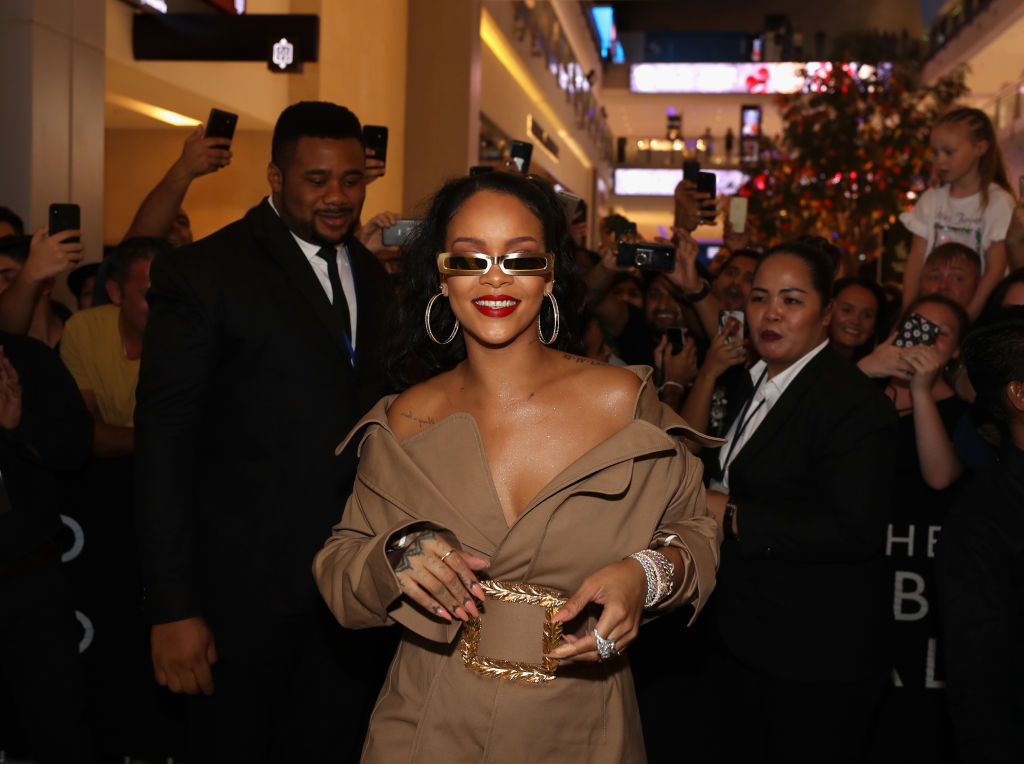 DUBAI, UNITED ARAB EMIRATES - SEPTEMBER 29: Rihanna arrives for the launch of Fenty Beauty's Stunna Lip paint "Uninvited" at Sephora Dubai Mall on September 29, 2018 in Dubai, United Arab Emirates.