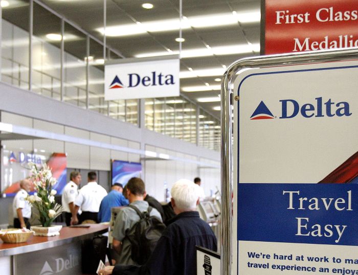 Customer service agent at Delta calls police on black woman.