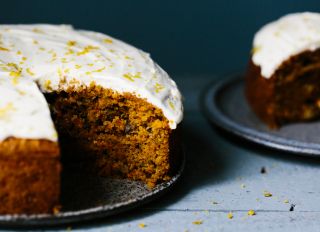 Carrot cheese cake with cardamom