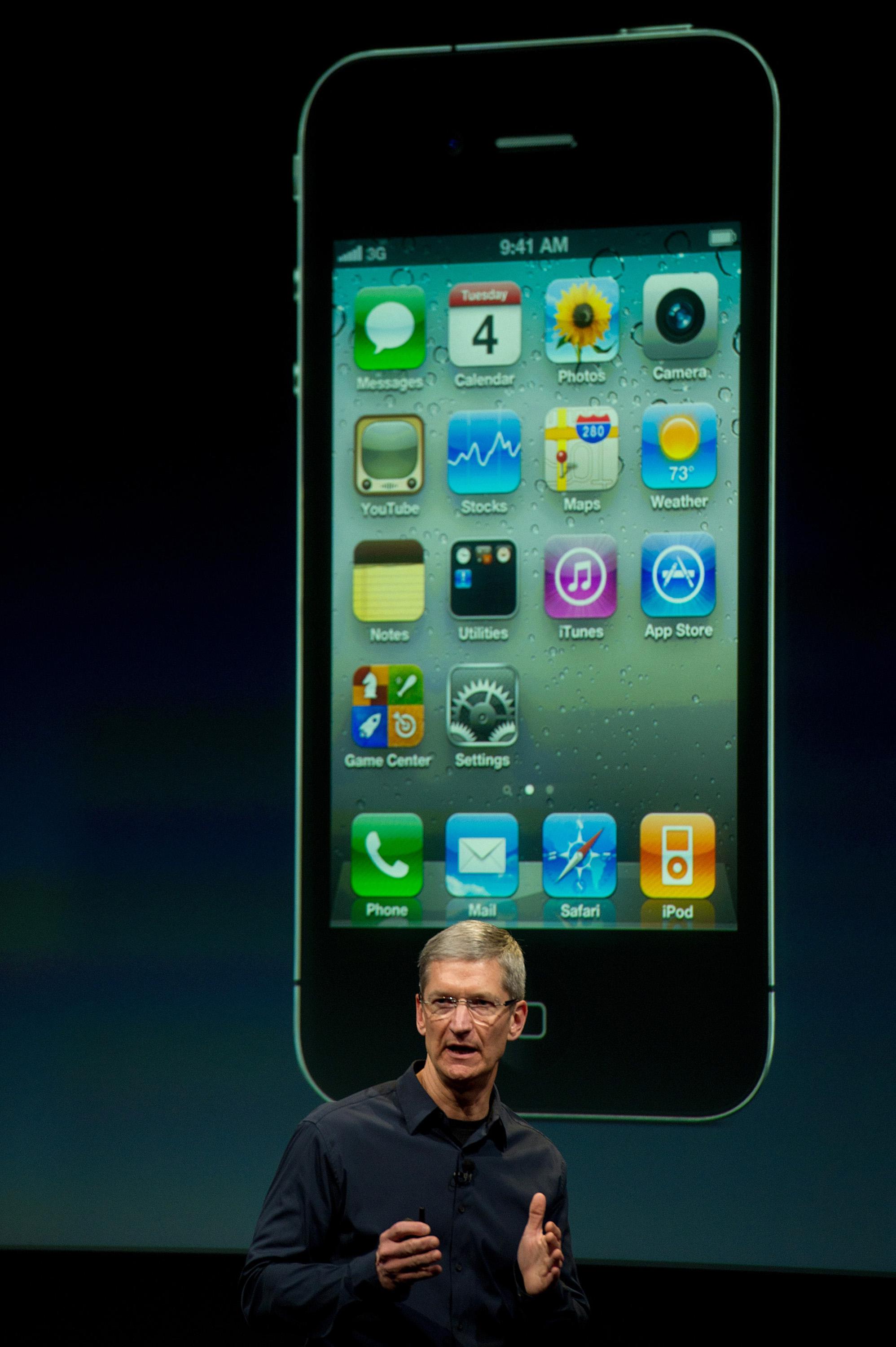 Apple CEO Tim Cook Announces the Apple iPhone 5