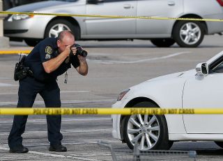 Nine Wounded As Man Opens Fire At Houston Strip Mall