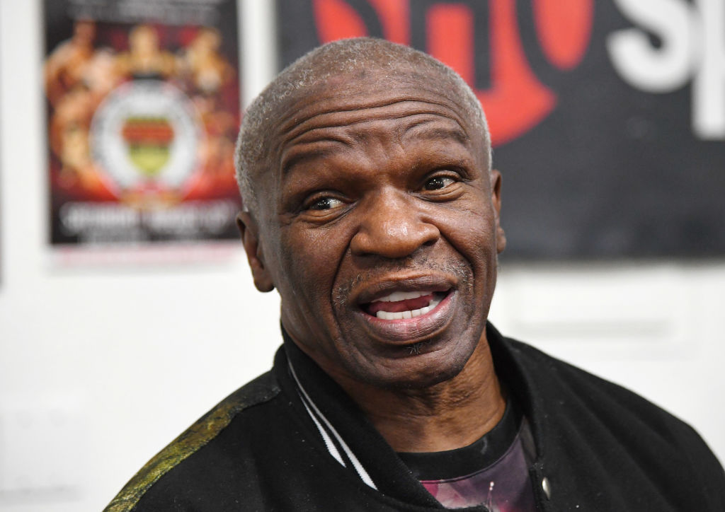 Floyd Mayweather Sr. knocked down from punch during sparring match