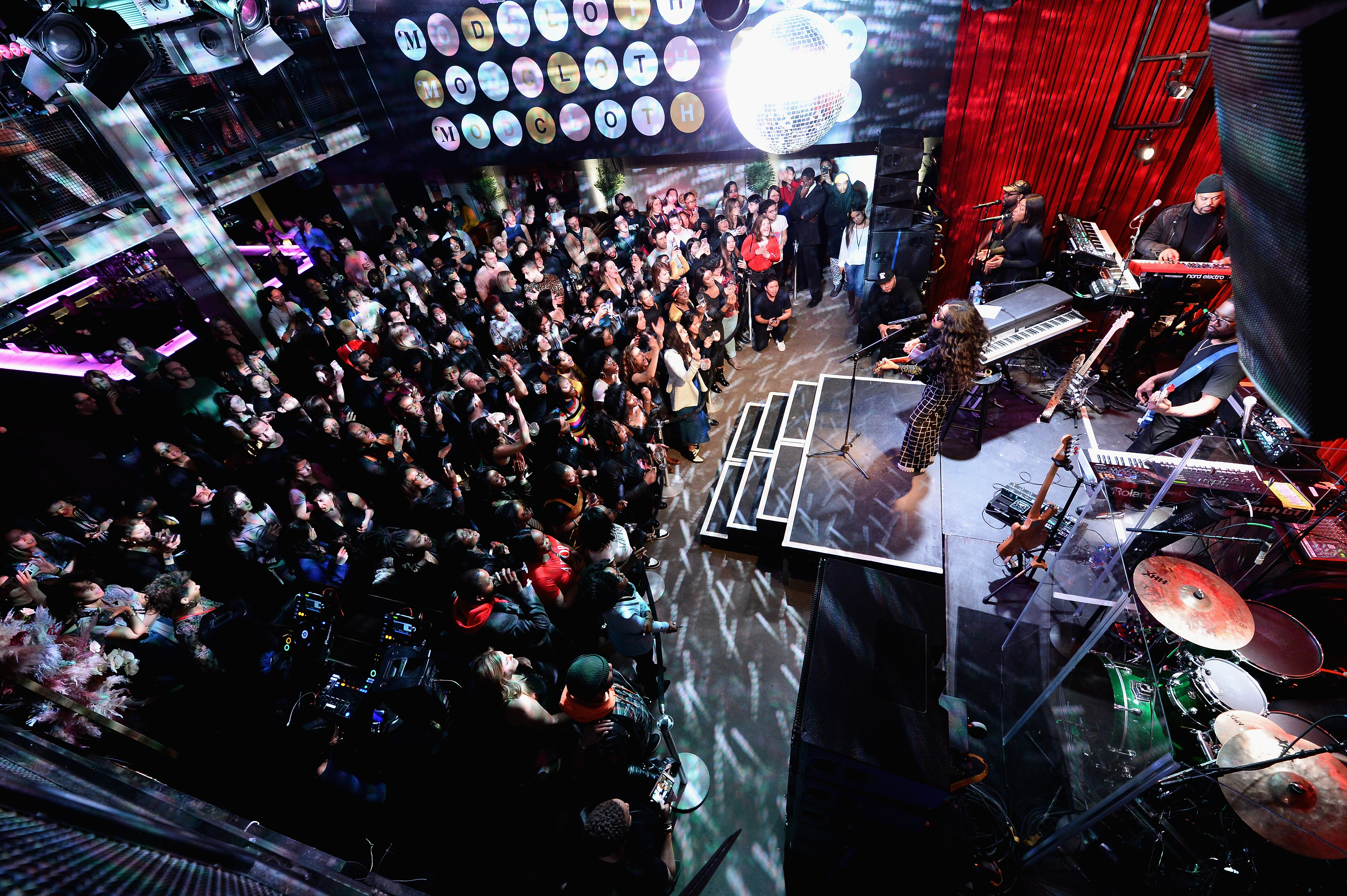 H.E.R Performs at Modcloth