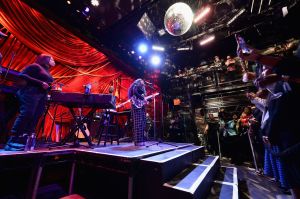 H.E.R Performs at Modcloth