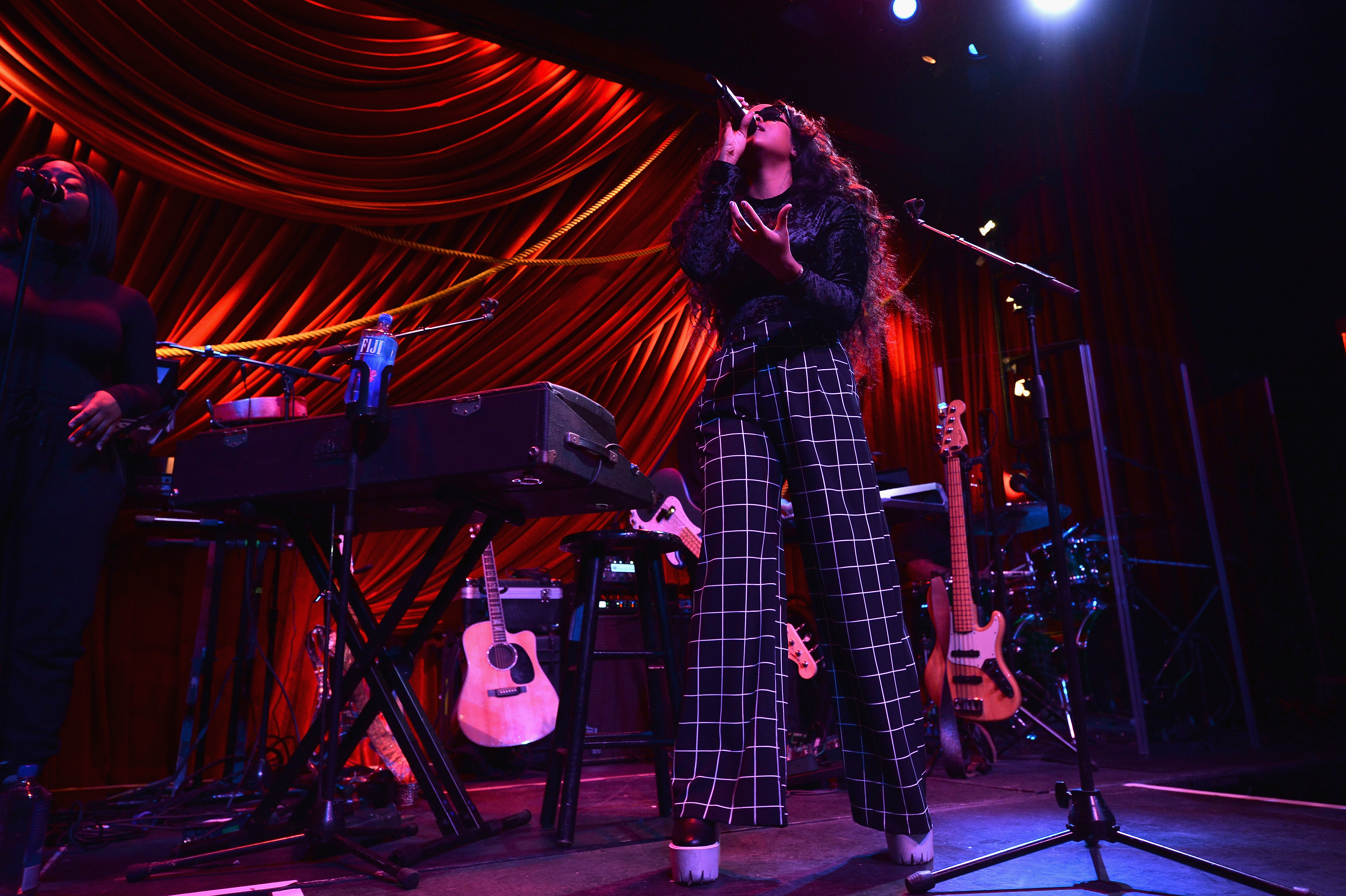 H.E.R Performs at Modcloth