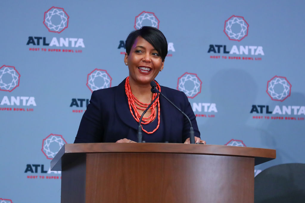 atlanta mayor struggle mac & cheese goes viral and she turns into food drive