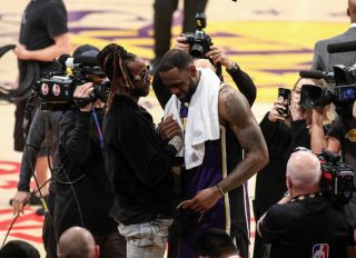 2 Chainz Gifts LeBron James With A Chain