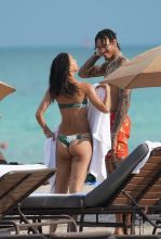 Kyle Oubre Jr. and girlfriend Makena Martine enjoy a Miami beach day