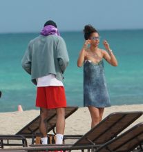 Kyle Oubre Jr. and girlfriend Makena Martine enjoy a Miami beach day