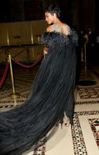 Ciara wears short wig or hairstyle