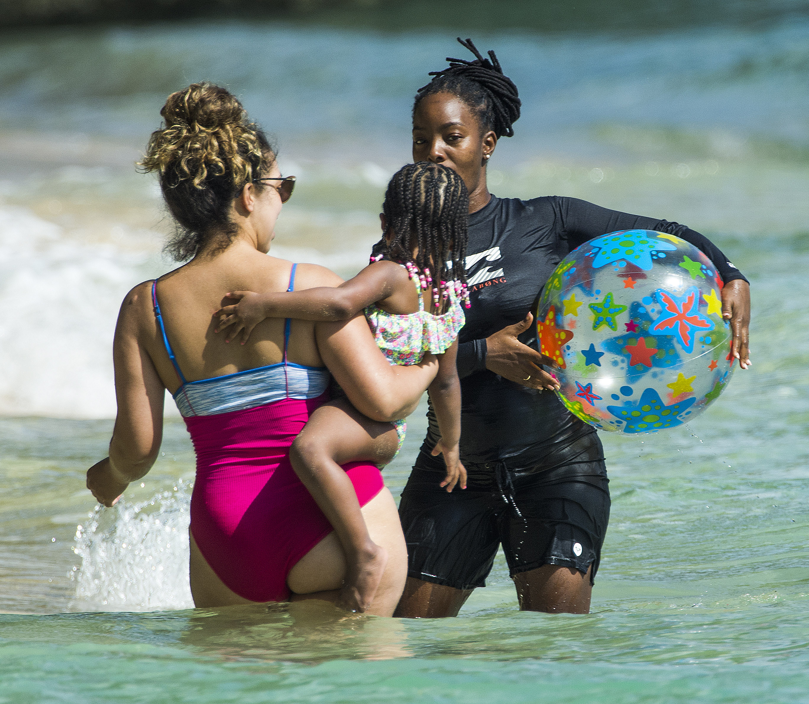 Champion Chillin': Kawhi Leonard Brings His Family To Barbados For Fun In  The Sun - Bossip