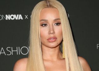 Iggy Azalea Has A New Accent Plus Other LOL Moments From Her “Fu** It Up” Video (In Case You Missed)