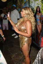 Ashanti and sister Kenashia (Shia) Douglas