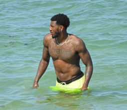 Teyana Taylor Iman Shumpert and daughter Junie in Miami