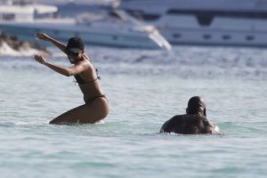 Shaquille O'Neal goes swimming in Formentera, Spain with new girlfriend
