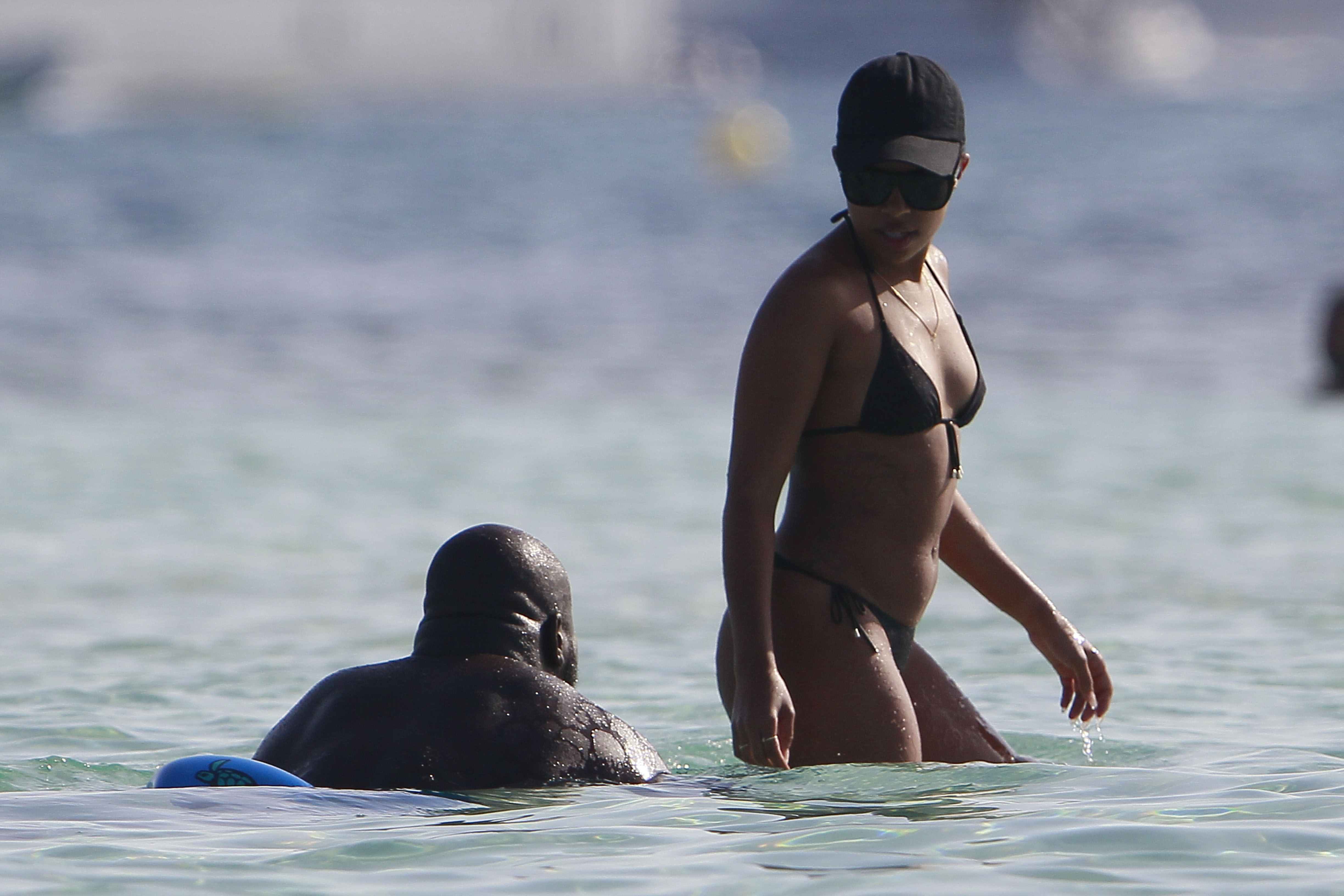 Shaquille O'Neal goes swimming in Formentera, Spain with new girlfriend