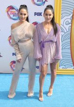 Bella Twins Fox's Teen Choice Awards