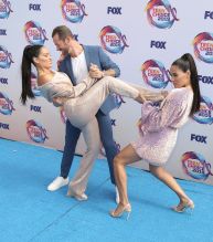 Bella Twins and Artem Fox's Teen Choice Awards