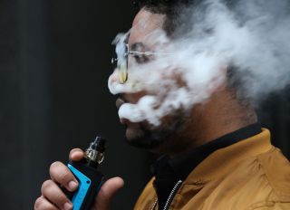 )Doctors wonder if traditional smoking cessation methods will help people quit vaping