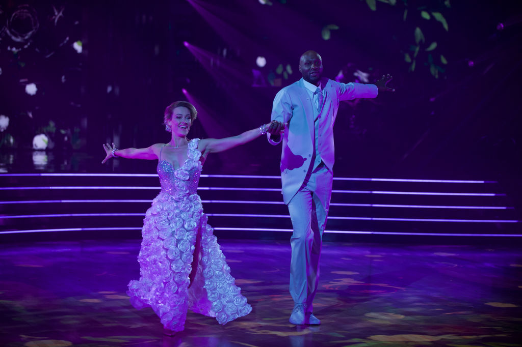 Lamar Odom caught scratching his privates on Dancing With The Stars