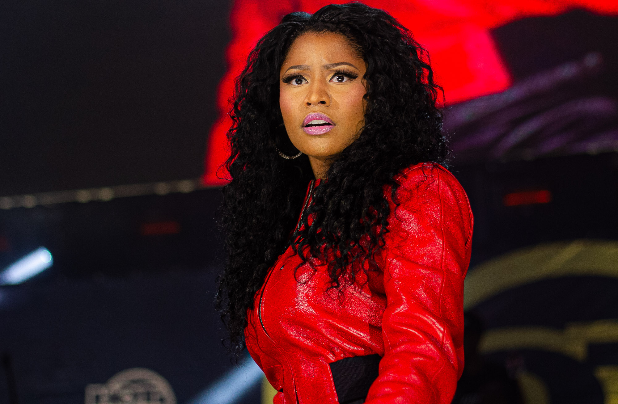 Nicki Minaj PUSHES Fan At Meet-And-Greet, Days After Cardi B Unloaded On  Concertgoer