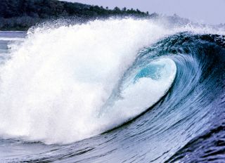 Indonesia, Waves in the Indian Ocean