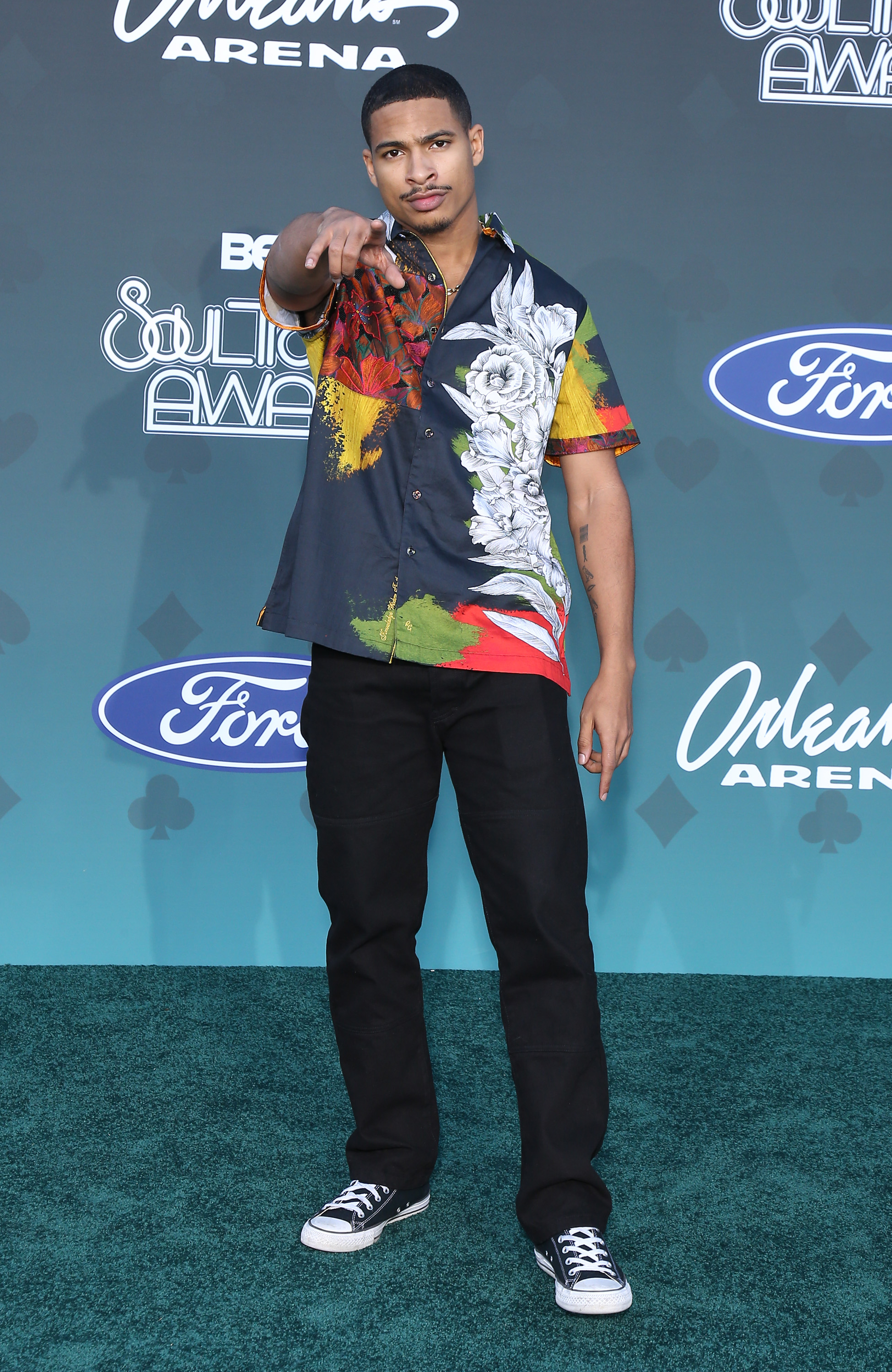 Who Looked More Bangin' At The 2019 Soul Train Awards? - Bossip
