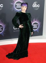 Kelly Osbourne 2019 American Music Awards Fashion - Red Carpet Arrivals