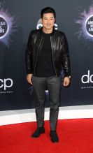 Mario Lopez 2019 American Music Awards Fashion - Red Carpet Arrivals