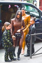 Kim Kardashian West, Daughter North West, Kourtney Kardashian And Daughter Penelope In Paris