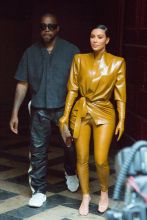 Kim Kardashian West, Daughter North West, Kourtney Kardashian And Daughter Penelope In Paris