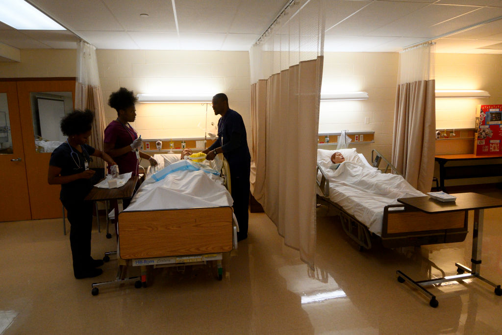 Fast-track Licensed Nurse Practitioner Education Program