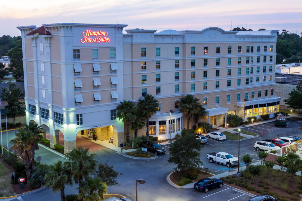 Georgia, Savannah, Midtown, Hampton Inn and Suites, hotel exterior aerial at dusk