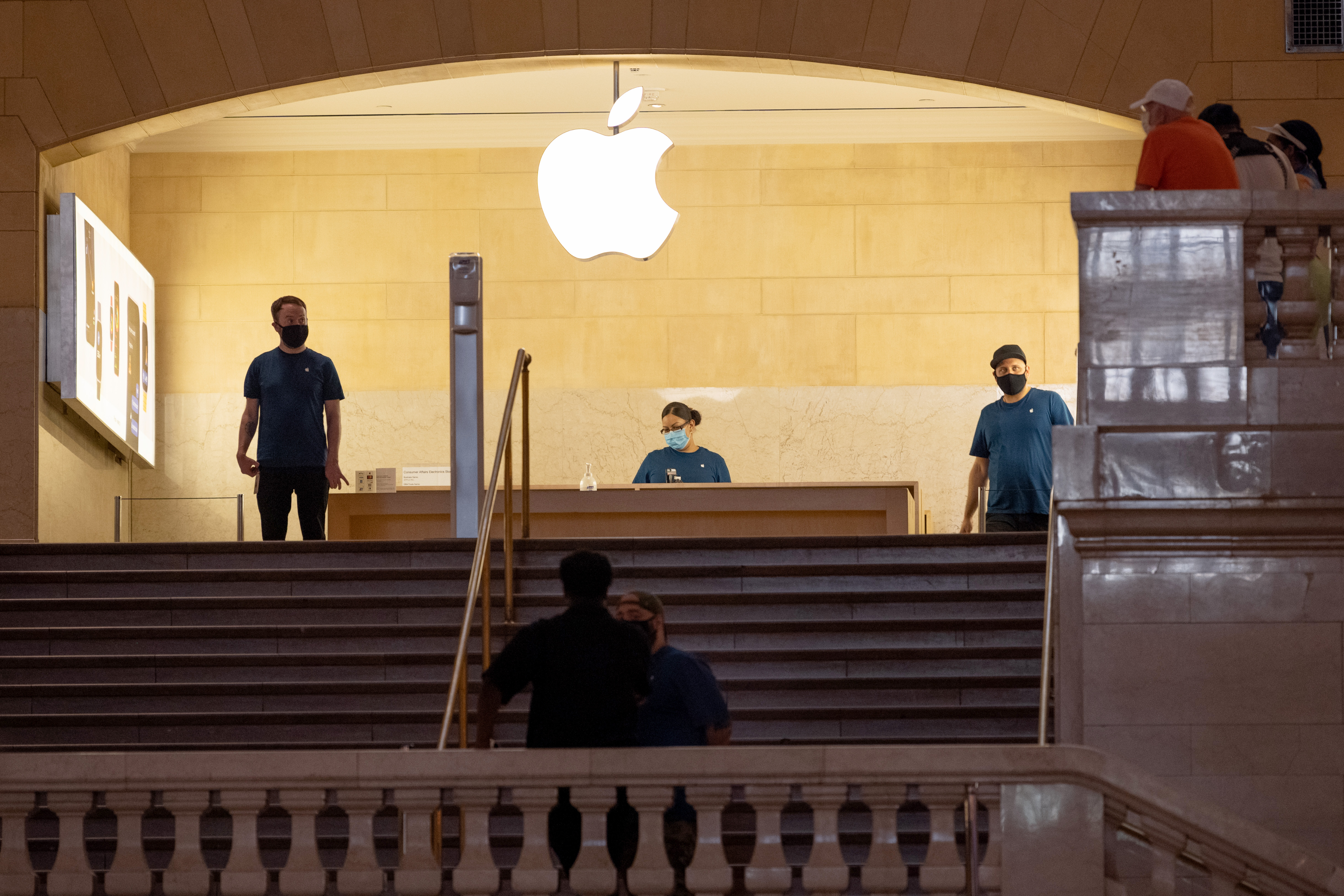 Apple Store Front