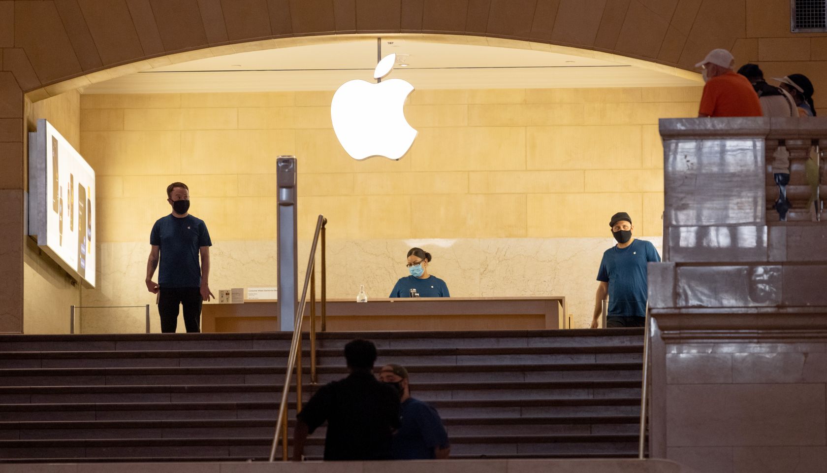 Apple Store Front
