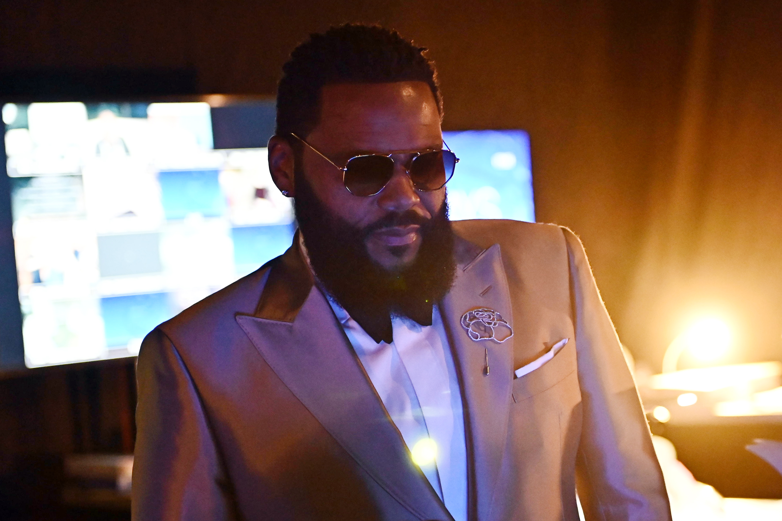 Anthony Anderson Emmys Backstage