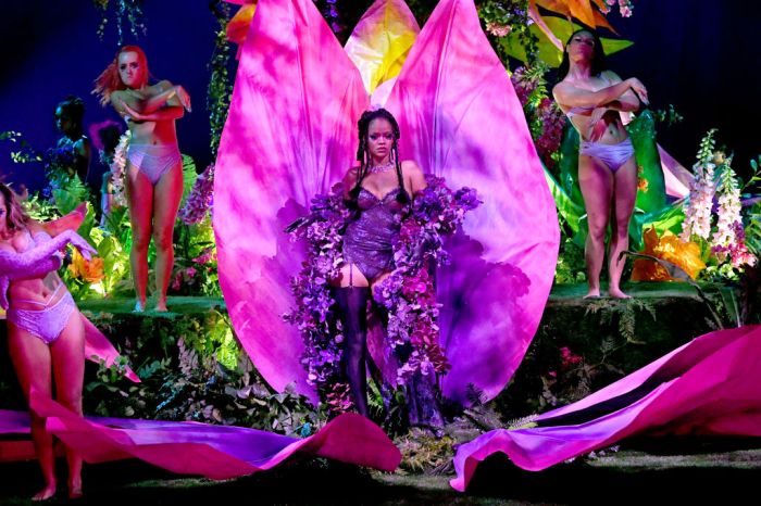 GLP KNV Dots Provide Garden Magic Magic For Rihanna's Savage X Fenty  Fashion Show
