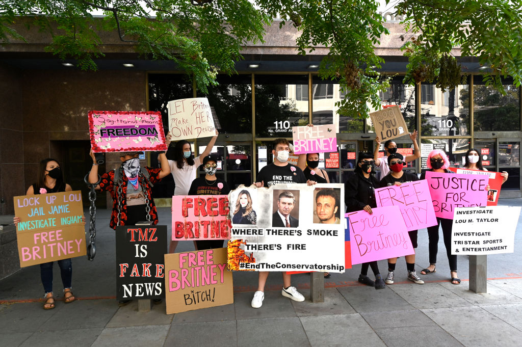 #FreeBritney Protest Outside Los Angeles Courthouse