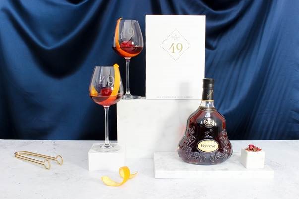 HENNESSY X.O LIMITED EDITION GIFT SET WITH ICE MOLD - VS