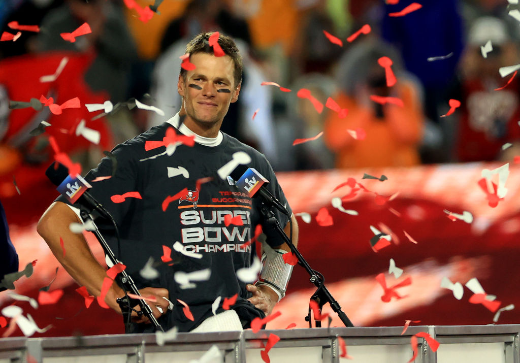 Tampa Bay Buccaneers & Tom Brady Agree To Contract Extension Though 2022 | Bossip