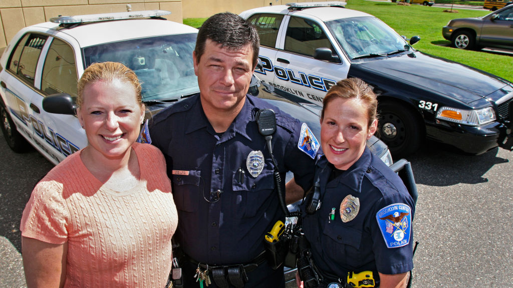 BRUCE BISPING ¬• bbisping@startribune.com Brooklyn Center, MN., Thursday, 5/31/2007. (left to right) Brooklyn Center Police negotiation team, Detective Peggy Labatt, Sergeant Frank Roth and Officer Kim Potter.