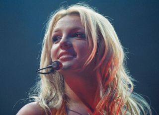 BRITNEY SPEARS GIVES A CONCERT