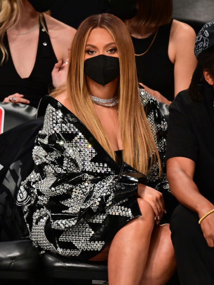 Beyonce cozies up to Jay-Z at the Brooklyn Nets basketball game