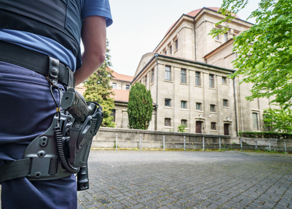 Protection for Frankfurt synagogue